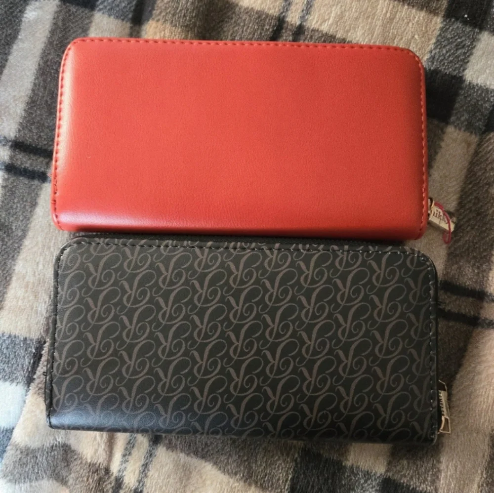 Wallets - Picture 3 of 7